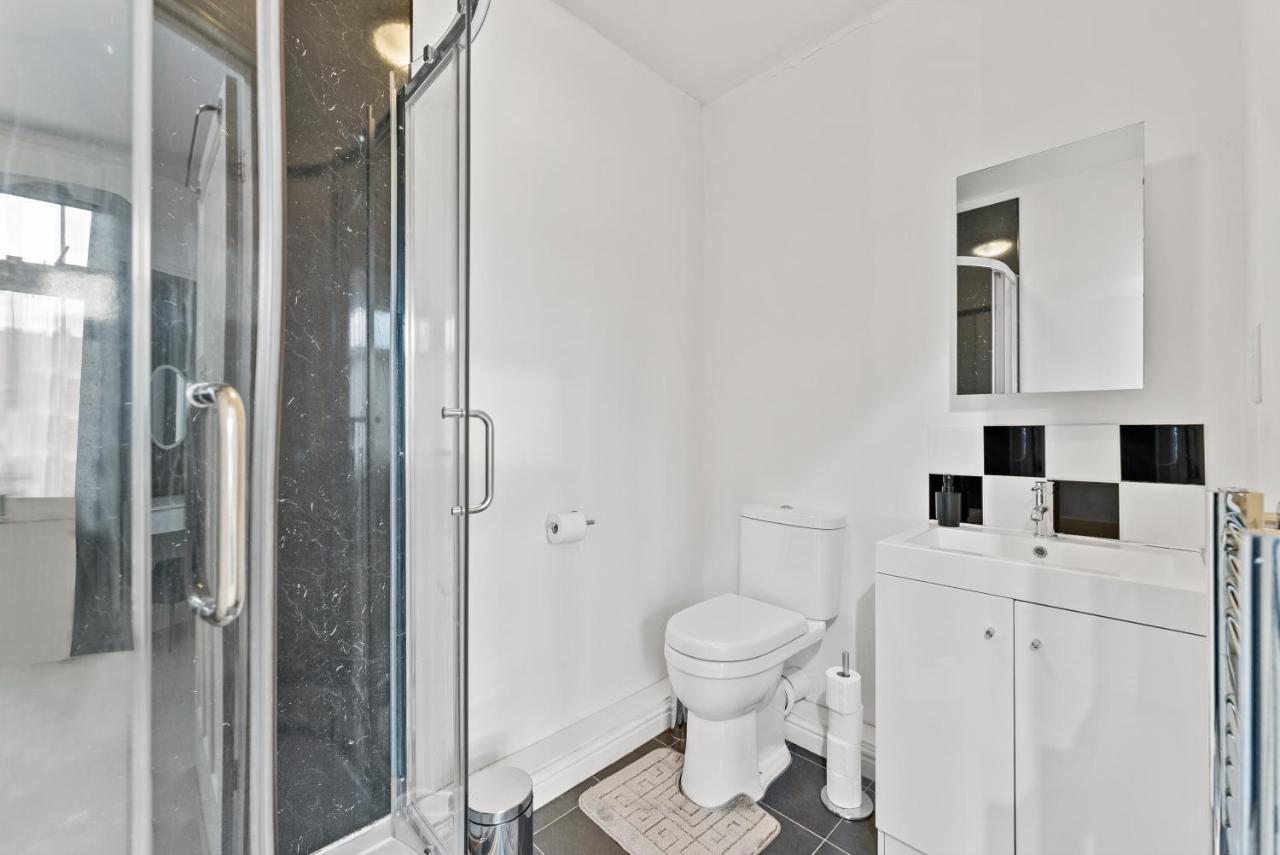 布里斯托Stunning 4-Bed - Garden - Sleeps 14别墅 外观 照片