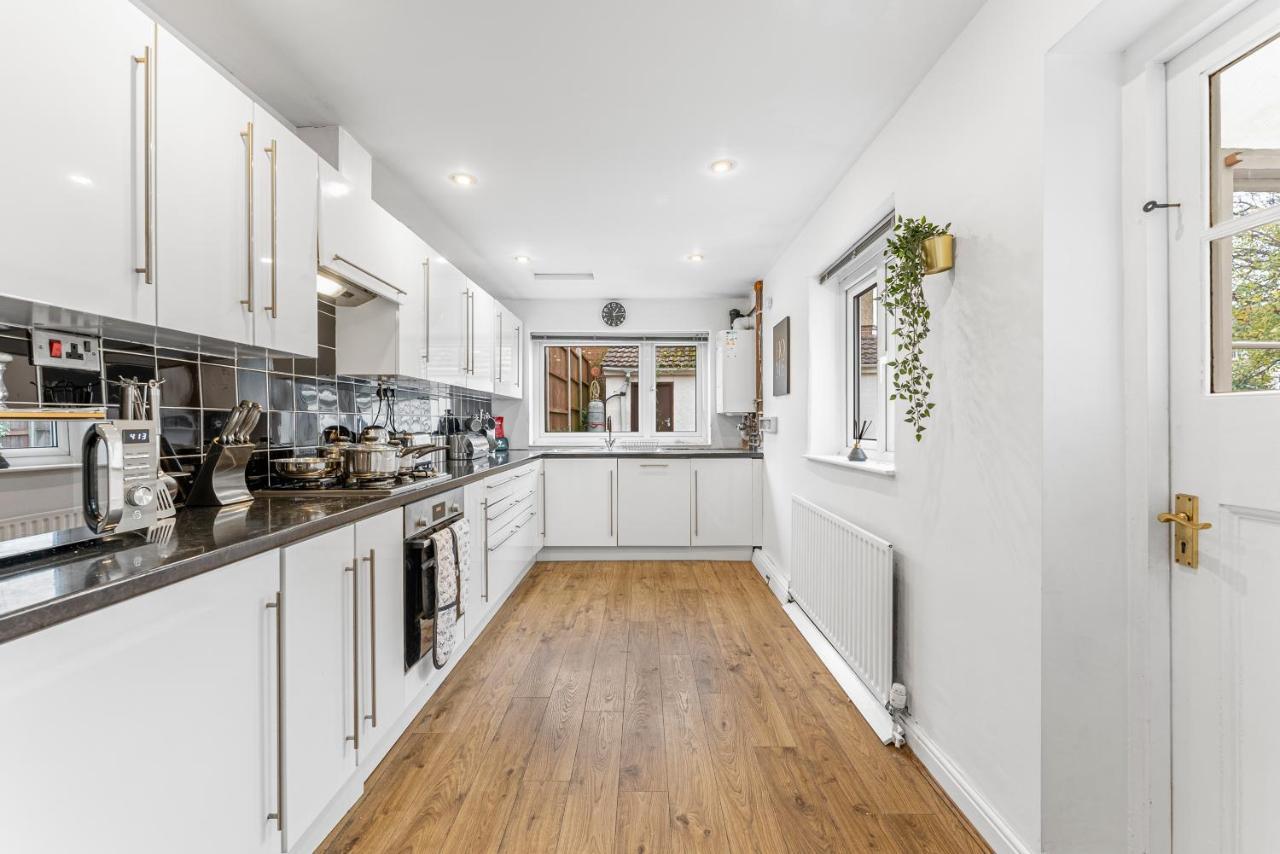 布里斯托Stunning 4-Bed - Garden - Sleeps 14别墅 外观 照片